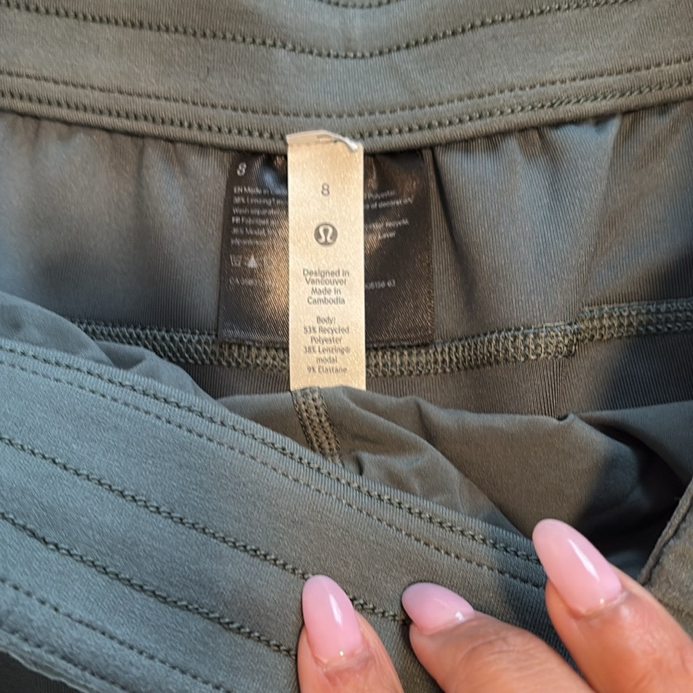 Soft stream Lululemon jogger pants - Picture 2 of 3